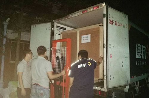 四川客戶SMT設(shè)備專車送貨，貨到上門安裝調(diào)試